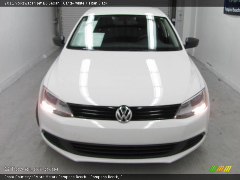 Candy White / Titan Black 2011 Volkswagen Jetta S Sedan