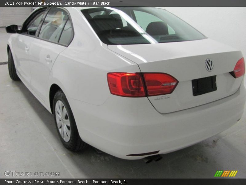 Candy White / Titan Black 2011 Volkswagen Jetta S Sedan