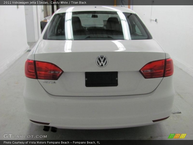 Candy White / Titan Black 2011 Volkswagen Jetta S Sedan