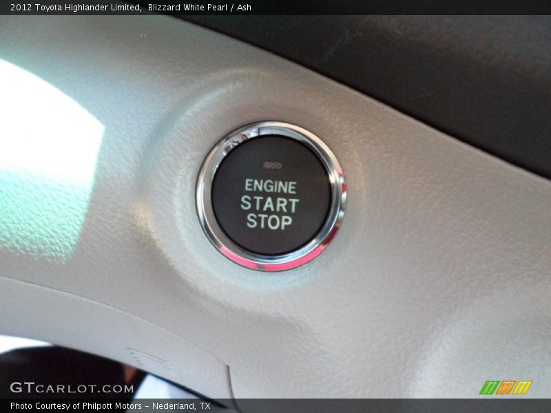 Blizzard White Pearl / Ash 2012 Toyota Highlander Limited