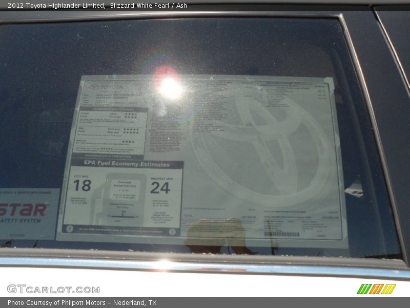 Blizzard White Pearl / Ash 2012 Toyota Highlander Limited