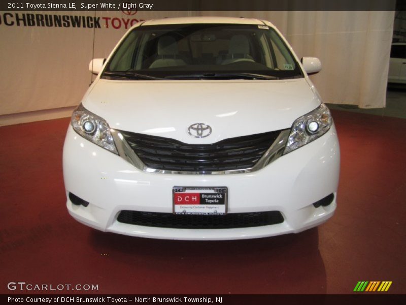 Super White / Light Gray 2011 Toyota Sienna LE