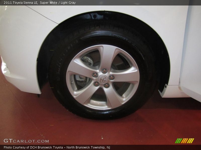 Super White / Light Gray 2011 Toyota Sienna LE