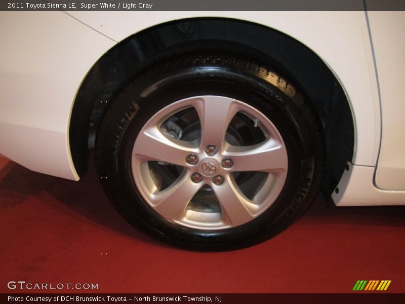 Super White / Light Gray 2011 Toyota Sienna LE
