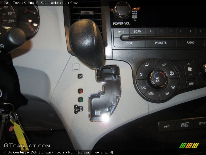 Super White / Light Gray 2011 Toyota Sienna LE
