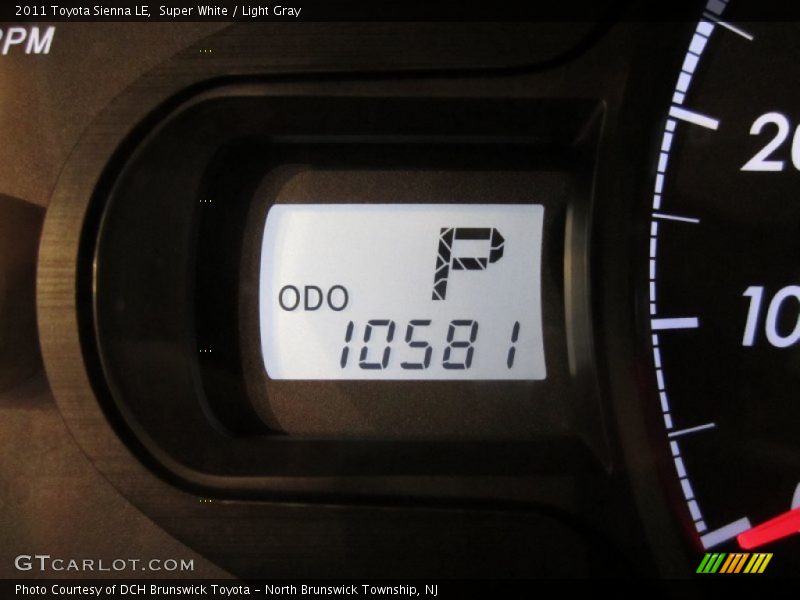 Super White / Light Gray 2011 Toyota Sienna LE