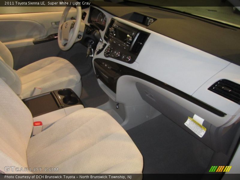 Super White / Light Gray 2011 Toyota Sienna LE