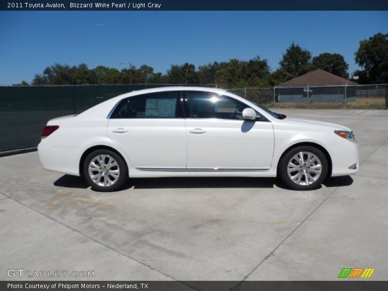 Blizzard White Pearl / Light Gray 2011 Toyota Avalon