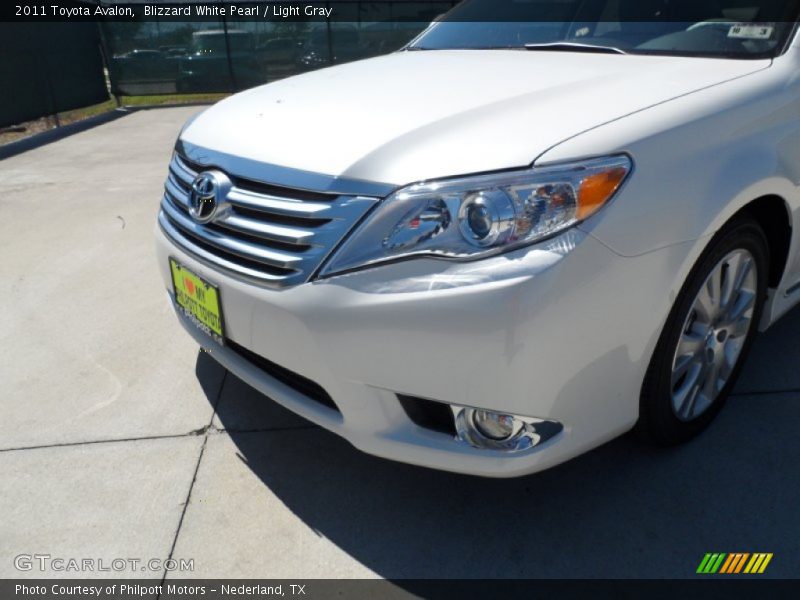 Blizzard White Pearl / Light Gray 2011 Toyota Avalon