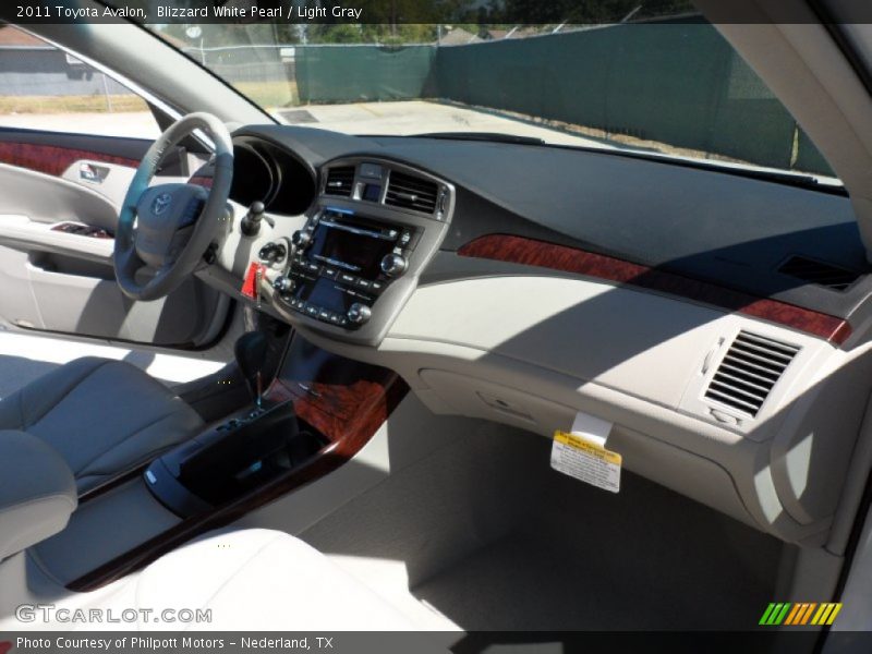 Blizzard White Pearl / Light Gray 2011 Toyota Avalon