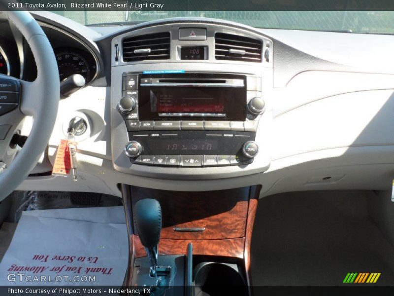 Blizzard White Pearl / Light Gray 2011 Toyota Avalon