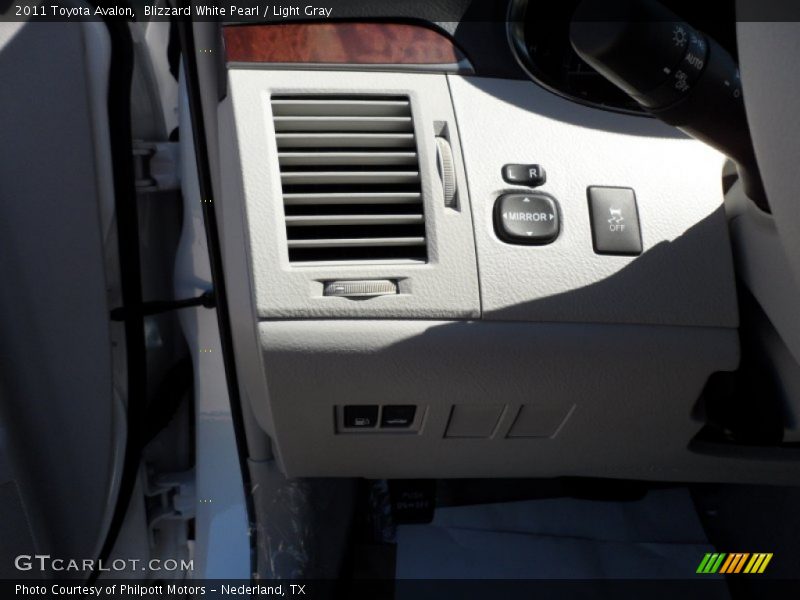 Blizzard White Pearl / Light Gray 2011 Toyota Avalon