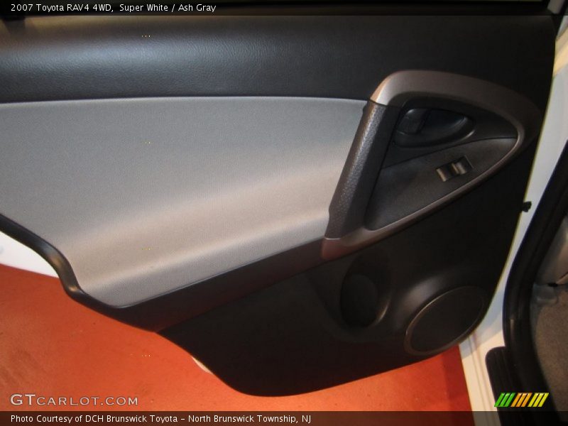 Super White / Ash Gray 2007 Toyota RAV4 4WD