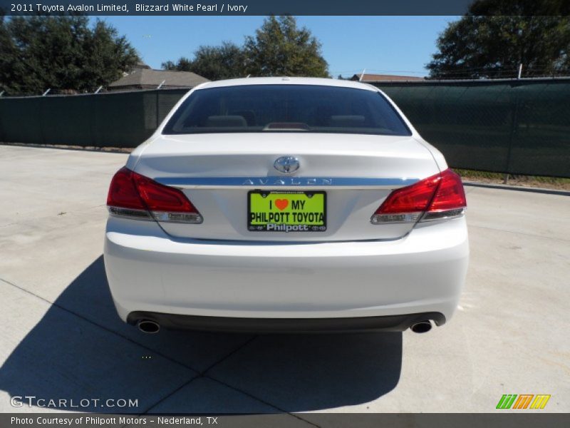 Blizzard White Pearl / Ivory 2011 Toyota Avalon Limited
