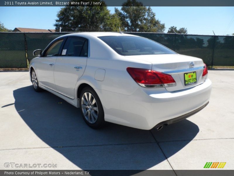 Blizzard White Pearl / Ivory 2011 Toyota Avalon Limited