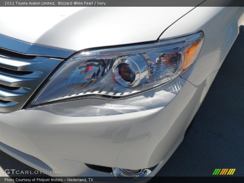 Blizzard White Pearl / Ivory 2011 Toyota Avalon Limited