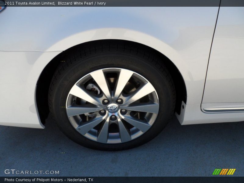 Blizzard White Pearl / Ivory 2011 Toyota Avalon Limited