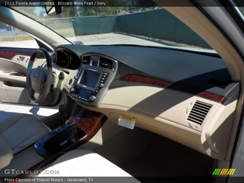 Blizzard White Pearl / Ivory 2011 Toyota Avalon Limited