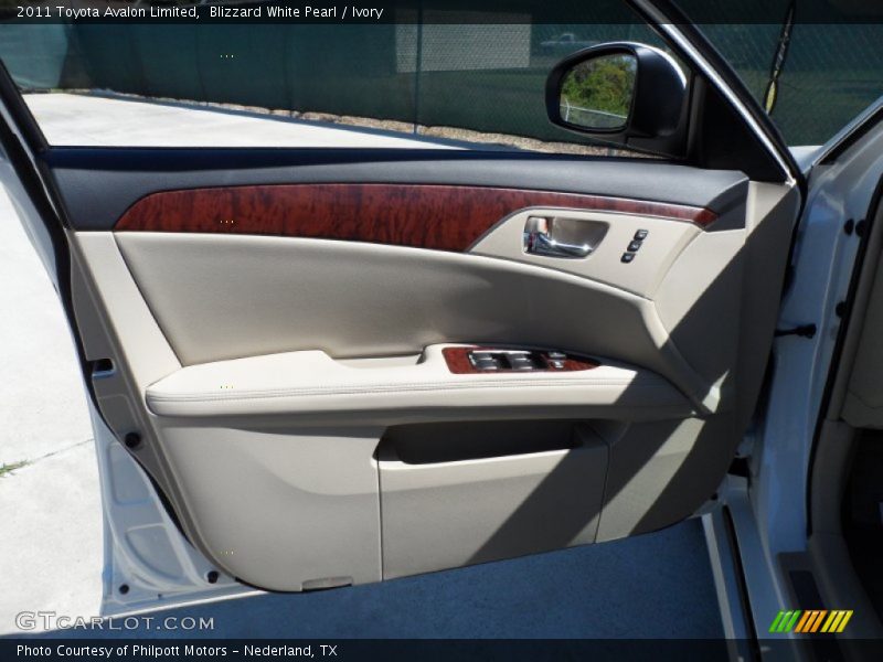 Blizzard White Pearl / Ivory 2011 Toyota Avalon Limited