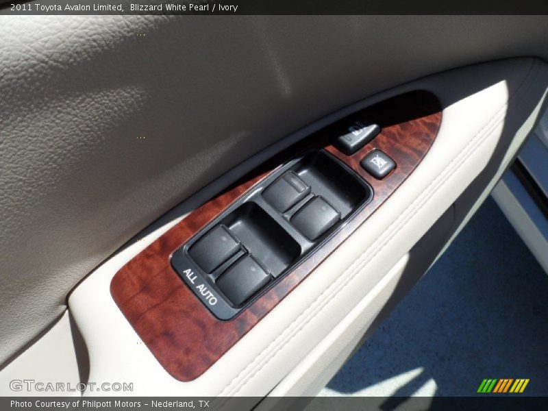 Blizzard White Pearl / Ivory 2011 Toyota Avalon Limited
