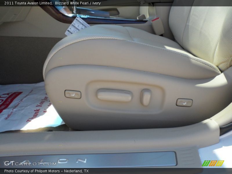 Blizzard White Pearl / Ivory 2011 Toyota Avalon Limited