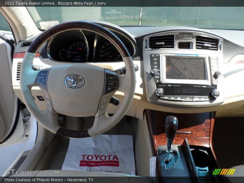Blizzard White Pearl / Ivory 2011 Toyota Avalon Limited