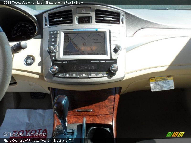 Blizzard White Pearl / Ivory 2011 Toyota Avalon Limited