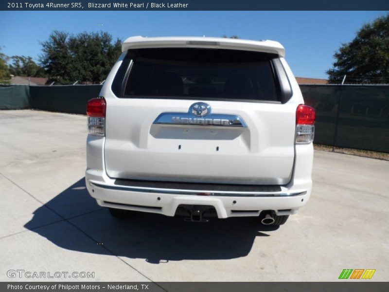 Blizzard White Pearl / Black Leather 2011 Toyota 4Runner SR5