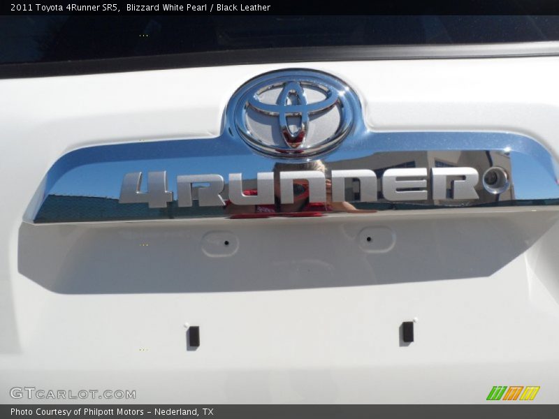 Blizzard White Pearl / Black Leather 2011 Toyota 4Runner SR5