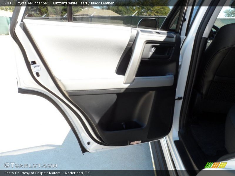 Blizzard White Pearl / Black Leather 2011 Toyota 4Runner SR5
