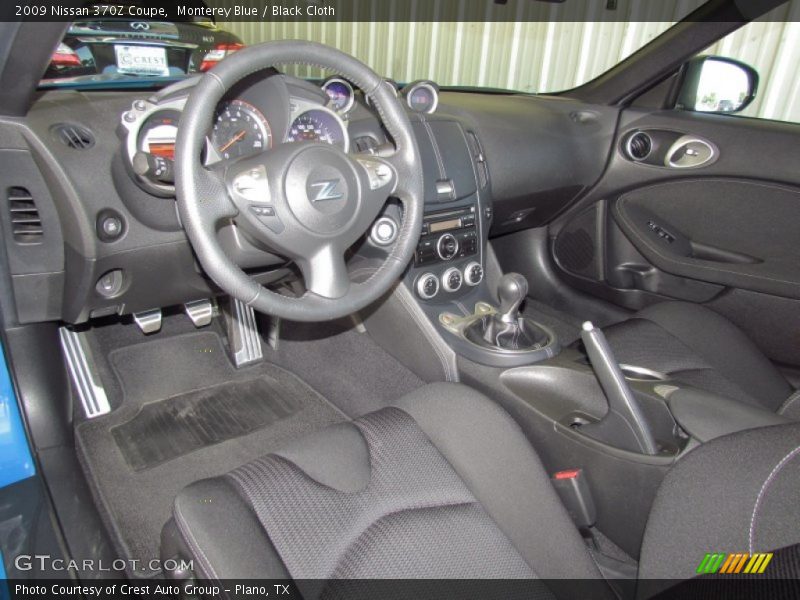 Dashboard of 2009 370Z Coupe