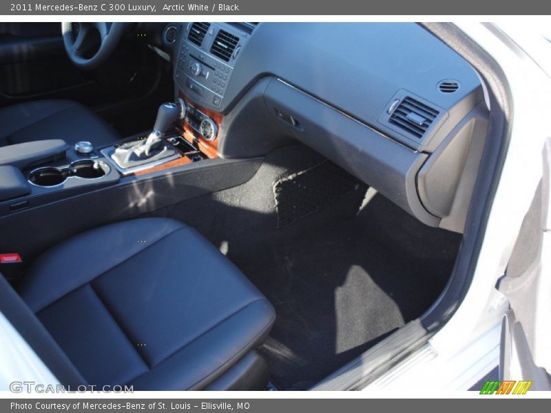 Arctic White / Black 2011 Mercedes-Benz C 300 Luxury