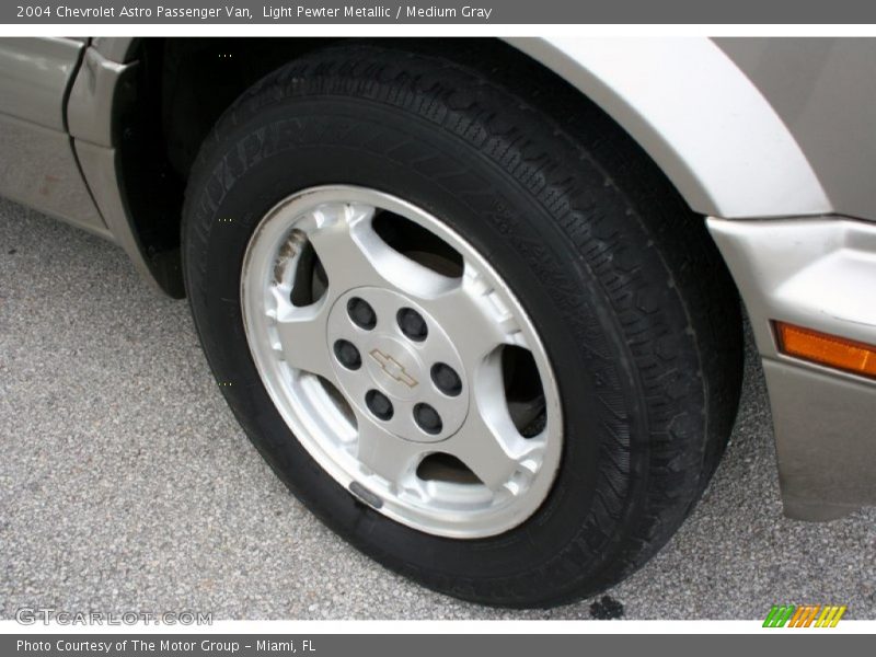 Light Pewter Metallic / Medium Gray 2004 Chevrolet Astro Passenger Van