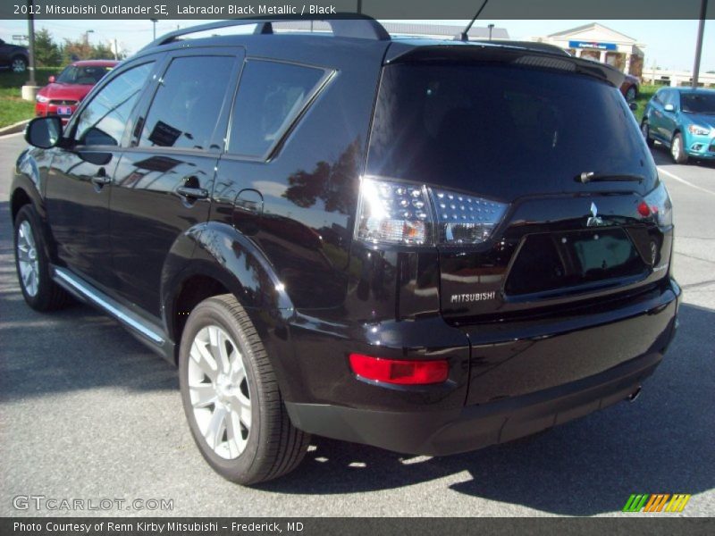 Labrador Black Metallic / Black 2012 Mitsubishi Outlander SE