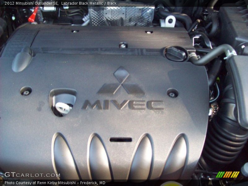 Labrador Black Metallic / Black 2012 Mitsubishi Outlander SE