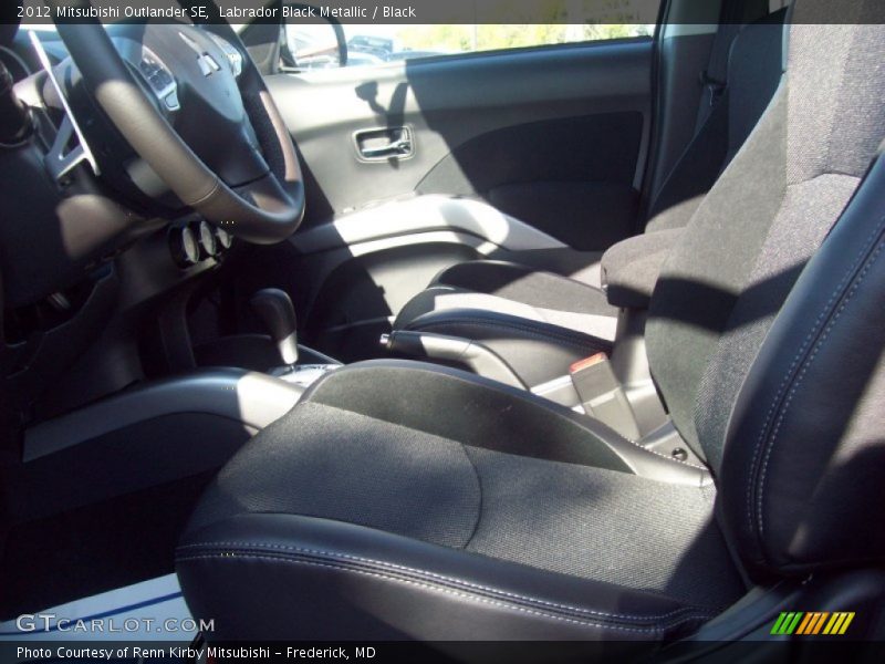 Labrador Black Metallic / Black 2012 Mitsubishi Outlander SE