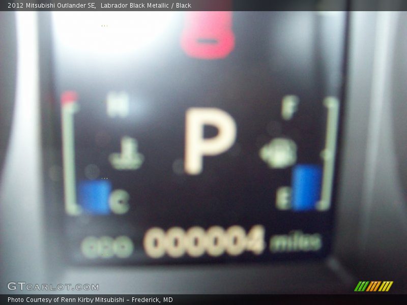 Labrador Black Metallic / Black 2012 Mitsubishi Outlander SE