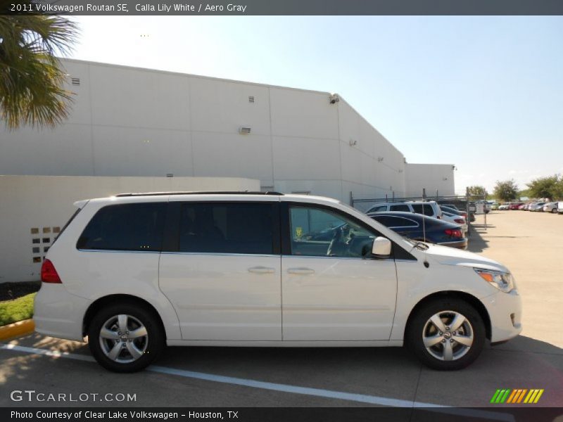 Calla Lily White / Aero Gray 2011 Volkswagen Routan SE