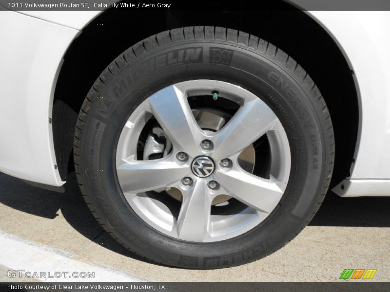 Calla Lily White / Aero Gray 2011 Volkswagen Routan SE