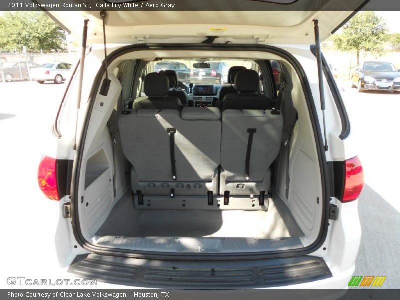 Calla Lily White / Aero Gray 2011 Volkswagen Routan SE