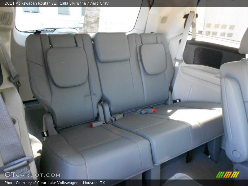 Calla Lily White / Aero Gray 2011 Volkswagen Routan SE