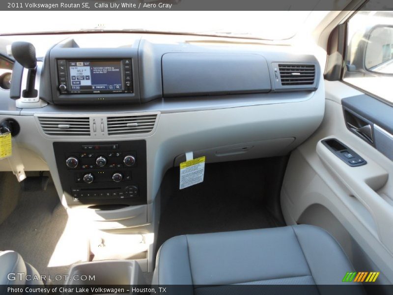 Calla Lily White / Aero Gray 2011 Volkswagen Routan SE