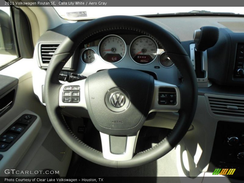 Calla Lily White / Aero Gray 2011 Volkswagen Routan SE