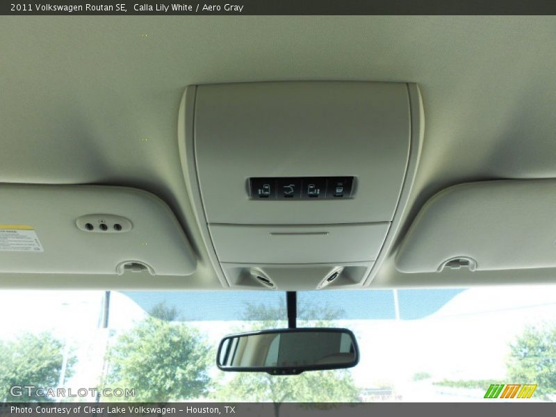 Calla Lily White / Aero Gray 2011 Volkswagen Routan SE