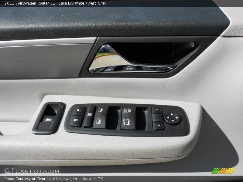 Calla Lily White / Aero Gray 2011 Volkswagen Routan SE