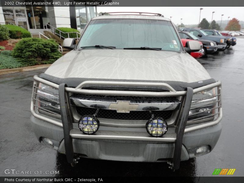 Light Pewter Metallic / Graphite 2002 Chevrolet Avalanche 4WD