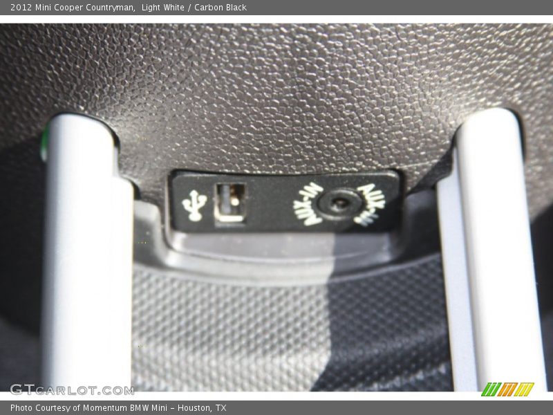 Light White / Carbon Black 2012 Mini Cooper Countryman