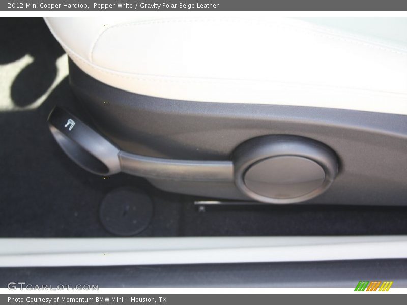 Pepper White / Gravity Polar Beige Leather 2012 Mini Cooper Hardtop