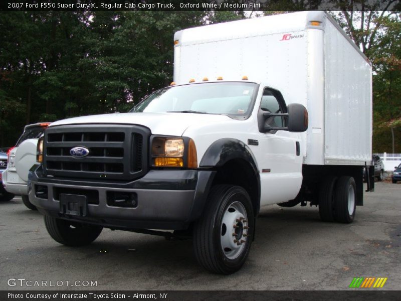 Oxford White / Medium Flint 2007 Ford F550 Super Duty XL Regular Cab Cargo Truck
