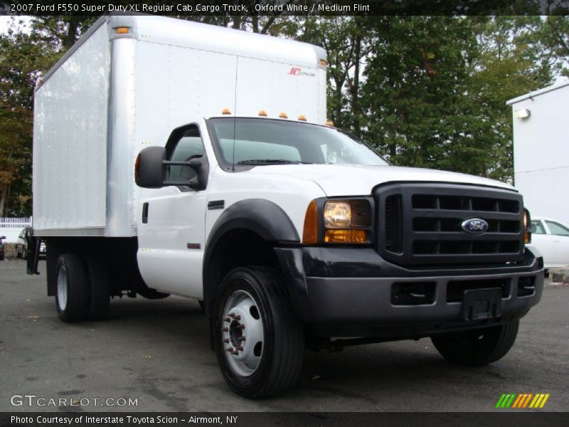 Oxford White / Medium Flint 2007 Ford F550 Super Duty XL Regular Cab Cargo Truck
